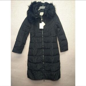 Orolay Black Long Puffer Jacket with Faux Fur Trim